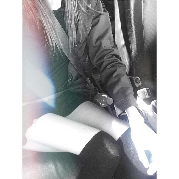 Meet your Posher! Leah Beee - Picture 9 of 16